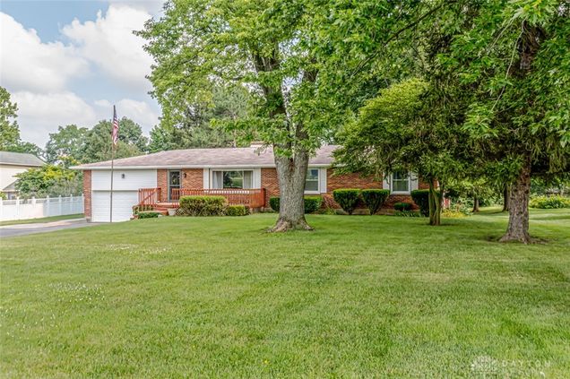 1027 Old Springfield Road Vandalia, OH House Active - Photo 1 of 33. Opens carousel modal