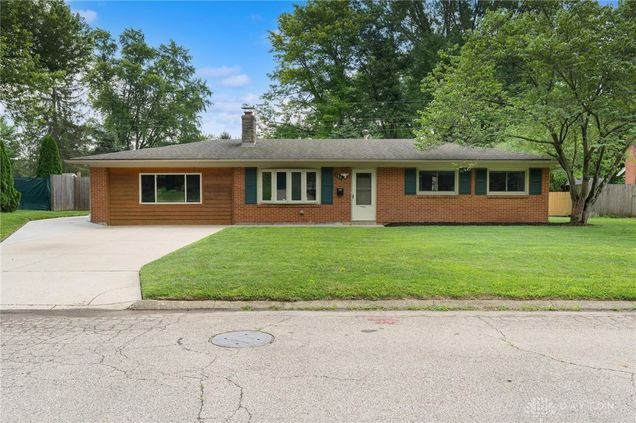 189 Belair Circle Bellbrook, OH House Active - Photo 1 of 27. Opens carousel modal