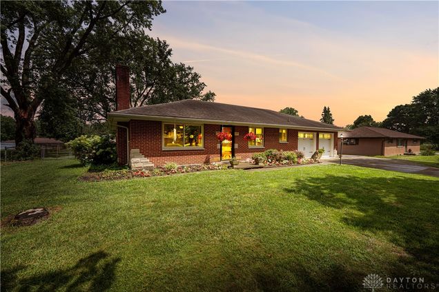1128 Katherine Drive Beavercreek, OH House Pending - Photo 1 of 39. Opens carousel modal