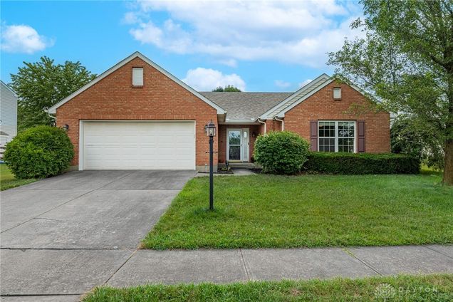 770 Settlers Walk Boulevard Springboro, OH House Active - Photo 1 of 28. Opens carousel modal