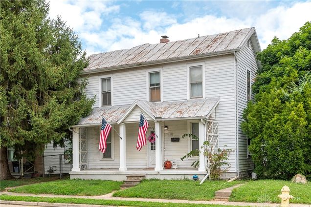 959 E Pearl Street Miamisburg, OH House Active - Photo 1 of 43. Opens carousel modal