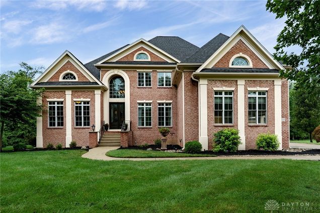 8533 Silver Oak Court Springboro, OH House Active - Photo 1 of 77. Opens carousel modal
