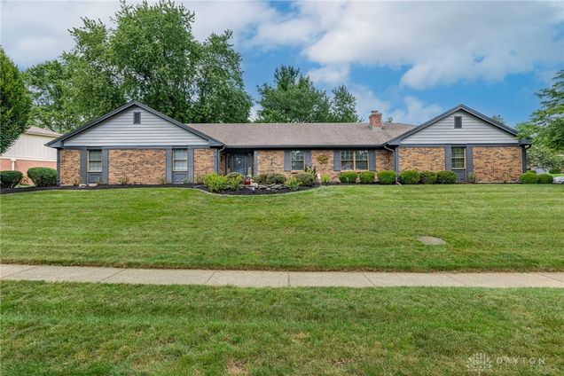 7821 Stanley Mill Drive Centerville, OH House Active - Photo 1 of 49. Opens carousel modal