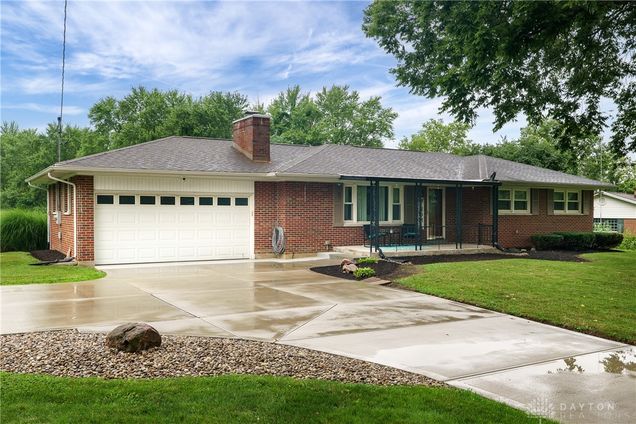 6251 Todhunter Road Middletown, OH House Active - Photo 1 of 54. Opens carousel modal