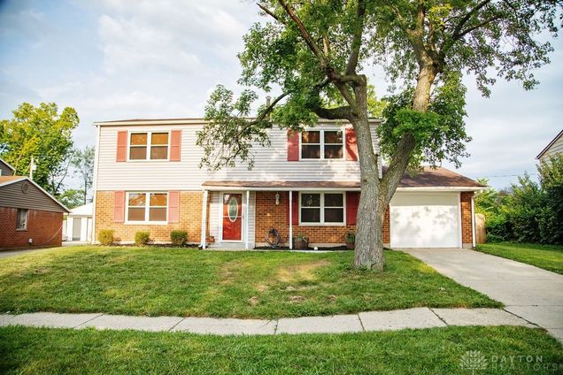 7627 Blackshear Drive Dayton, OH House Active - Photo 1 of 40. Opens carousel modal