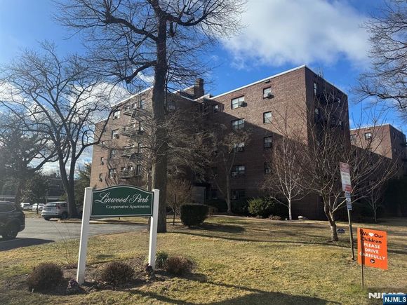 400 Fairview Avenue Unit 1H Fort Lee, NJ Condo Sold - Photo 1 of 1. Opens carousel modal