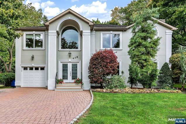418 Bailey Rd, Paramus, NJ 07652 | MLS# 25002693