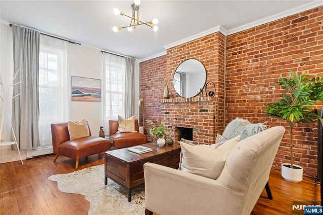 337 Park Avenue Unit 1