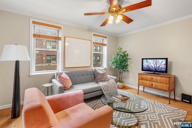 875 Boulevard East Boulevard Unit 17