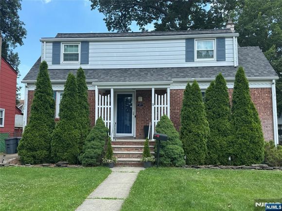17 Birchwood Drive Unit 2nd Floor Hawthorne, NJ Multifamily Active - Photo 1 of 15. Opens carousel modal