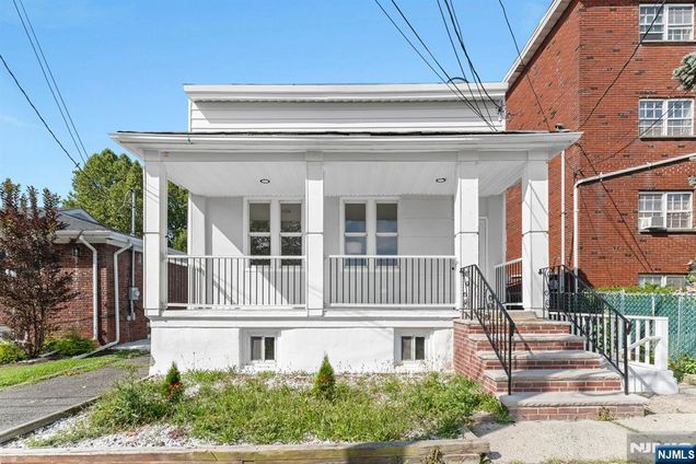 19 Sanford Avenue