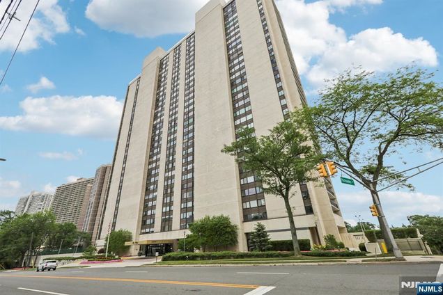 1500 Palisade Avenue Unit 27C Fort Lee, NJ Condo Active - Photo 1 of 47. Opens carousel modal