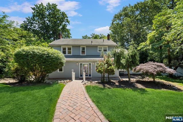 392 Lafayette Avenue