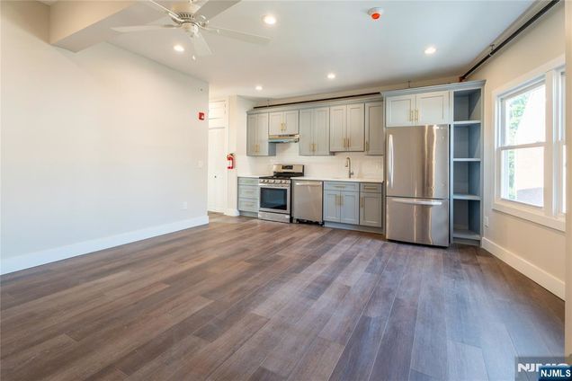 528 Oak Avenue Unit C Maywood, NJ Apartment Active - Photo 1 of 14. Opens carousel modal