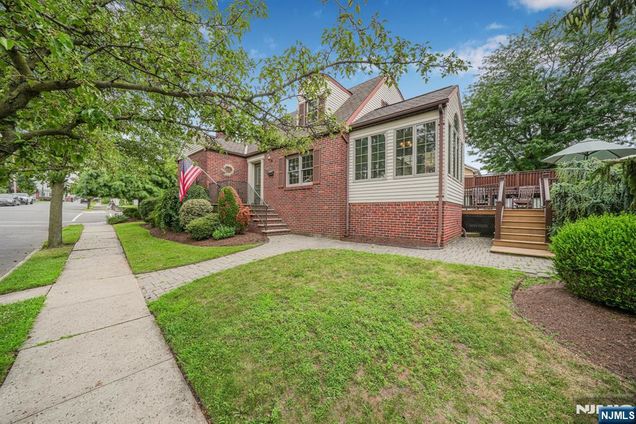 23 Lincoln Avenue North Arlington, NJ House Active - Photo 1 of 19. Opens carousel modal