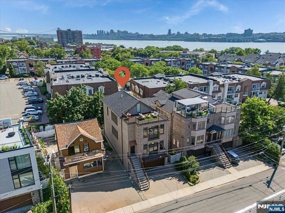 37 Winterburn Place Edgewater, NJ House Active - Photo 1 of 39. Opens carousel modal