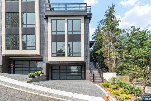 135 Old Palisade Road