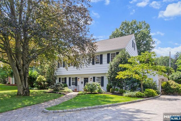 28 Mountain Avenue