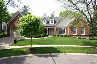 1307 Oaktree Estates Chesterfield, MO Condo Sold - Photo 1 of 26. Opens carousel modal