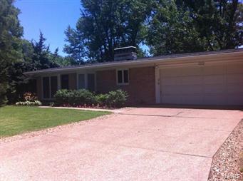 10226 Richview Sunset Hills, MO House Sold - Photo 1 of 11. Opens carousel modal