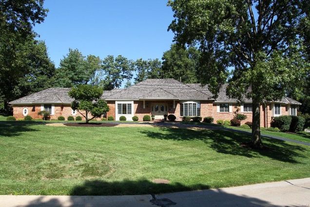 13513 Kings Glen Drive Town and Country, MO House Sold - Photo 1 of 32. Opens carousel modal