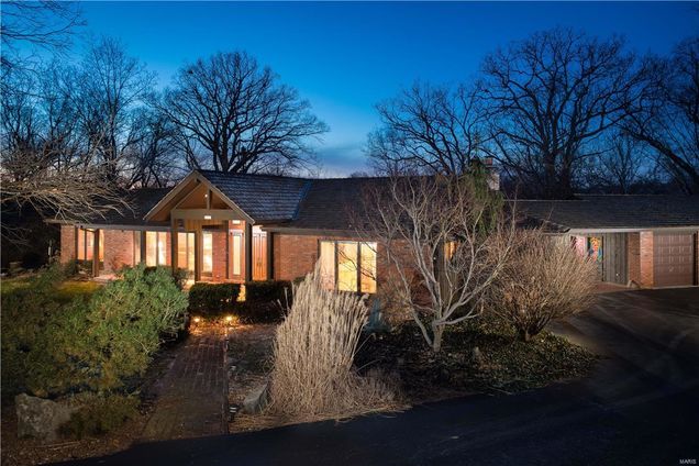 555 High Meadow Frontenac, MO House Sold - Photo 1 of 28. Opens carousel modal