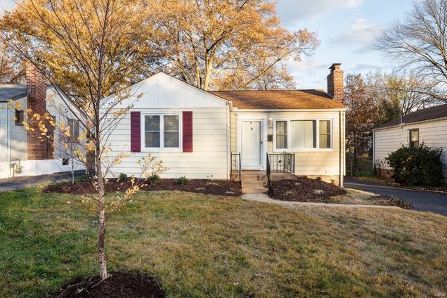 1126 Irvington Court Olivette, MO House Sold - Photo 1 of 11. Opens carousel modal