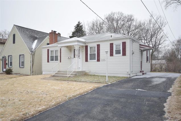 1139 Hilltop Drive Olivette, MO House Sold - Photo 1 of 16. Opens carousel modal