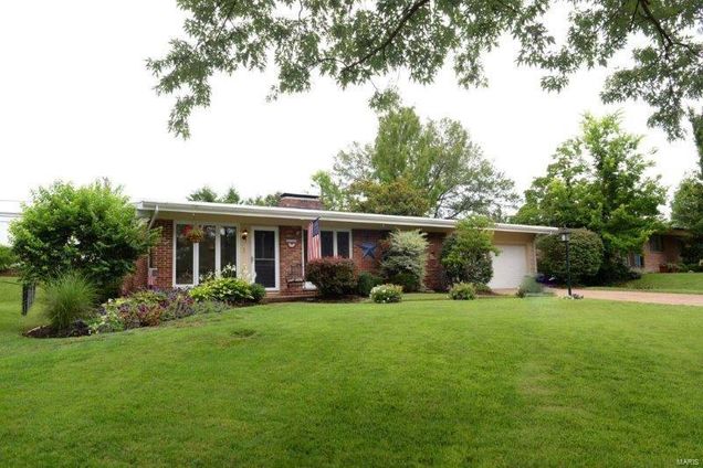 10261 Julius Northway St Louis, MO House Sold - Photo 1 of 25. Opens carousel modal
