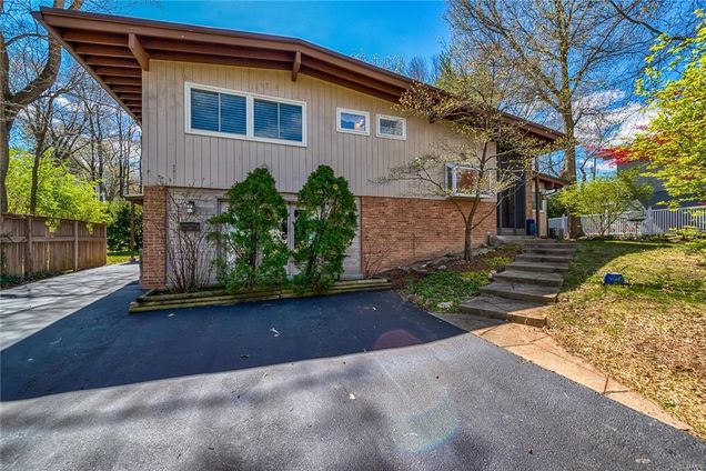 528 Woodleaf Court Kirkwood, MO House Sold - Photo 1 of 14. Opens carousel modal