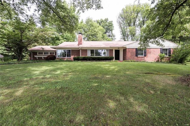 9 S Tealbrook Drive St Louis, MO House Sold - Photo 1 of 39. Opens carousel modal