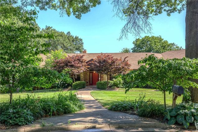 16 Bellerive Country Club St Louis, MO House Sold - Photo 1 of 64. Opens carousel modal