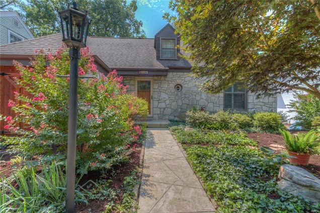 524 Woodard Drive Kirkwood, MO House Sold - Photo 1 of 16. Opens carousel modal