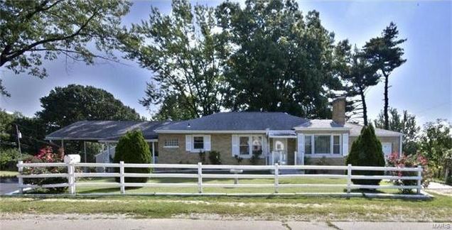 23 Mel Nor Lane St Louis, MO House Sold - Photo 1 of 27. Opens carousel modal