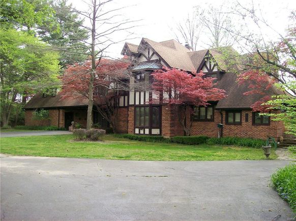 250 Quindaro Drive Florissant, MO House Sold - Photo 1 of 35. Opens carousel modal
