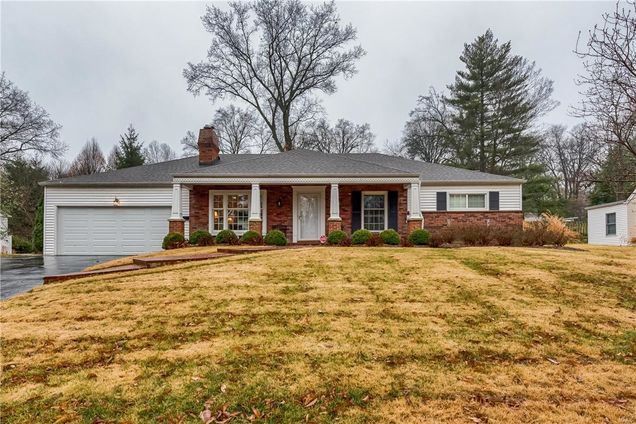 8 Willow Oak Lane Glendale, MO House Sold - Photo 1 of 24. Opens carousel modal
