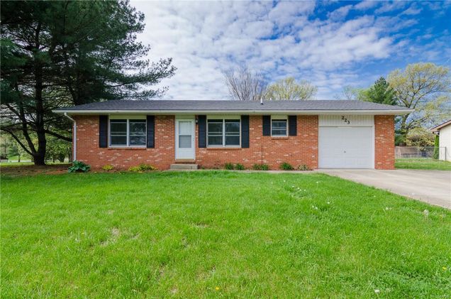 223 Woodland Edwardsville, IL House Sold - Photo 1 of 23. Opens carousel modal
