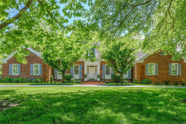 13536 Royal Glen Drive Town and Country, MO House Sold - Photo 1 of 32. Opens carousel modal