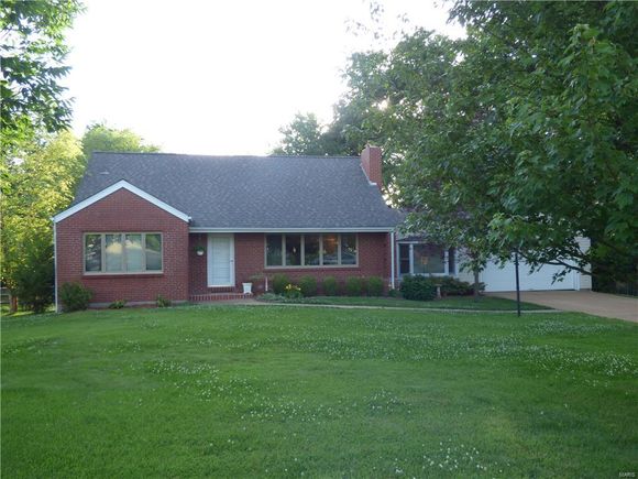 43 Dorclin Lane St Louis, MO House Sold - Photo 1 of 31. Opens carousel modal