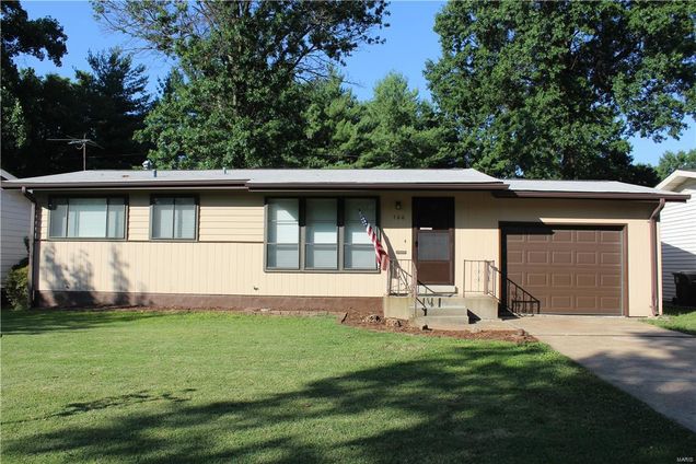 700 Hazelvalley Hazelwood, MO House Sold - Photo 1 of 18. Opens carousel modal