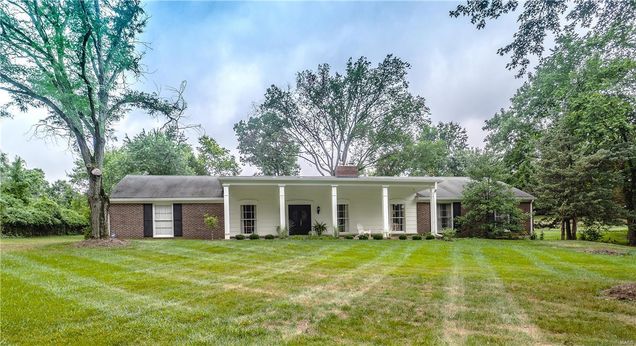 3 Woods Hill Drive Town and Country, MO House Sold - Photo 1 of 42. Opens carousel modal