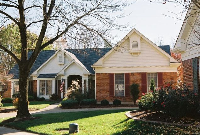 1318 Oaktree Estates Court Chesterfield, MO Condo Sold - Photo 1 of 19. Opens carousel modal