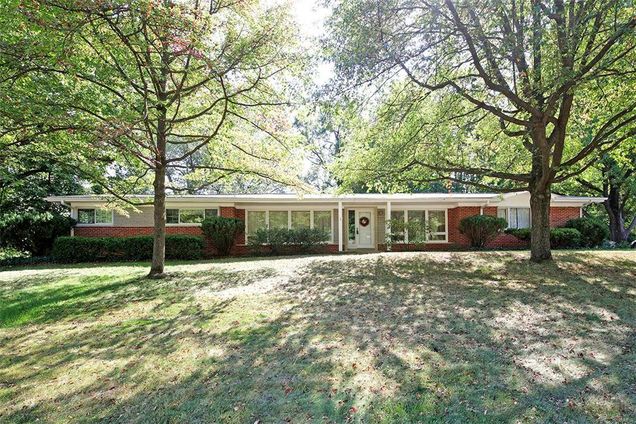 7 Haven View Drive Creve Coeur, MO House Sold - Photo 1 of 20. Opens carousel modal