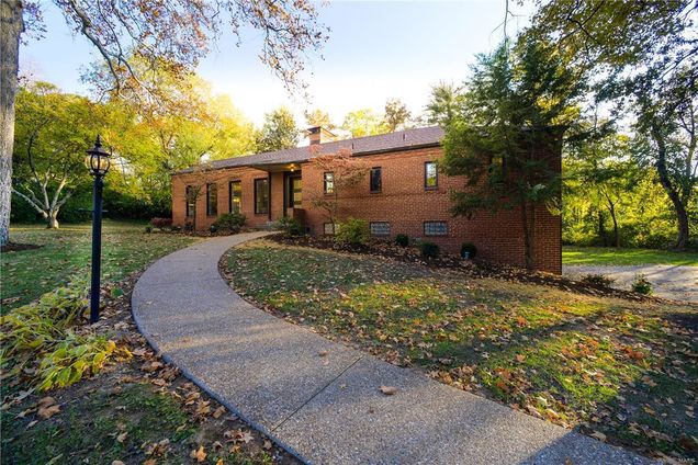 6 Algonquin Estates St Louis, MO House Sold - Photo 1 of 63. Opens carousel modal