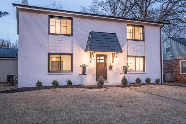 1 Villawood Lane St Louis, MO House Sold - Photo 1 of 42. Opens carousel modal