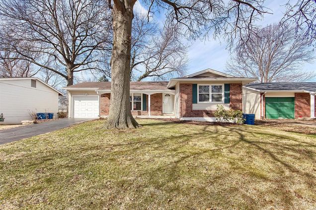 2281 Westglen Park Maryland Heights, MO House Sold - Photo 1 of 32. Opens carousel modal