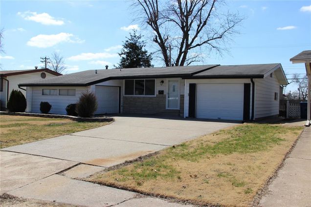640 Hazelvalley Drive Hazelwood, MO House Sold - Photo 1 of 19. Opens carousel modal