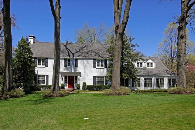 31 Clermont Lane Ladue, MO House Sold - Photo 1 of 21. Opens carousel modal