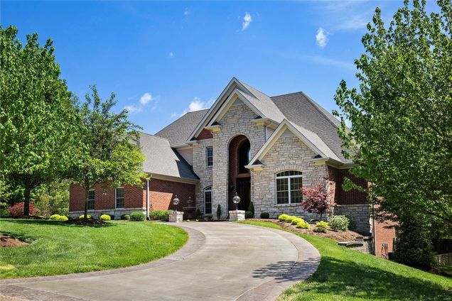 17 Woods Hill Drive Chesterfield, MO House Sold - Photo 1 of 50. Opens carousel modal
