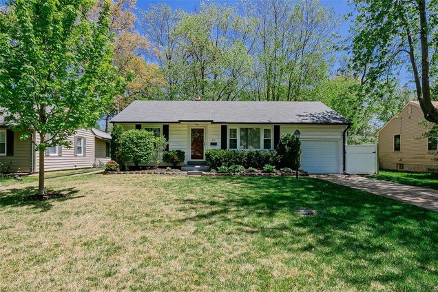 834 Poinsetta Lane St Louis, MO House Sold - Photo 1 of 45. Opens carousel modal